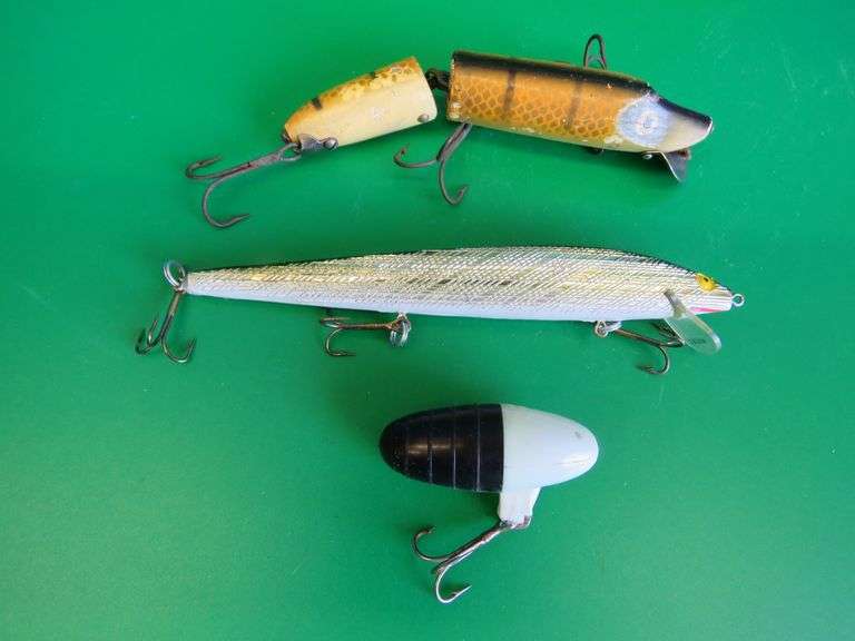 Vintage Herter's 5 1/4" Minnow, and a 4 5/8" wooden Jointed Vamp; and an unidentified 1 7/8" bait.