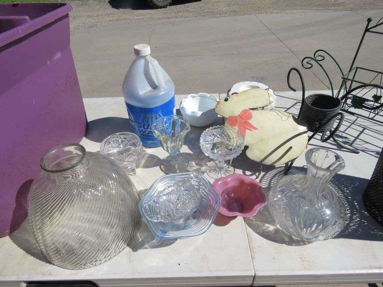 Garage sale starter kit and tote