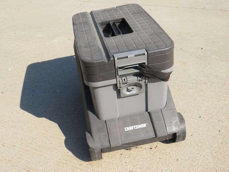 Craftsman rolling toolbox with removable trays.  21" x 17" x 13"