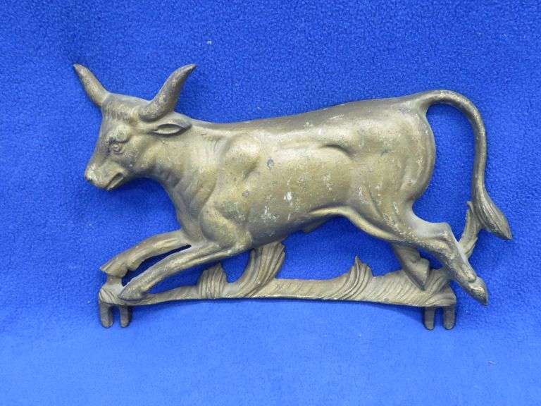 Cast iron Bull figurine, possible gate topper