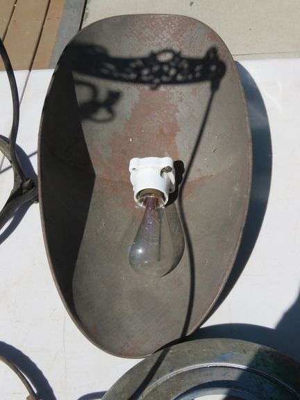 Wire frames for hanging lamps