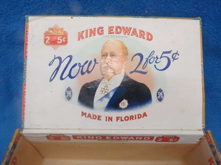 Rosemeade bowl and unused match covers in a King Edward cigar box