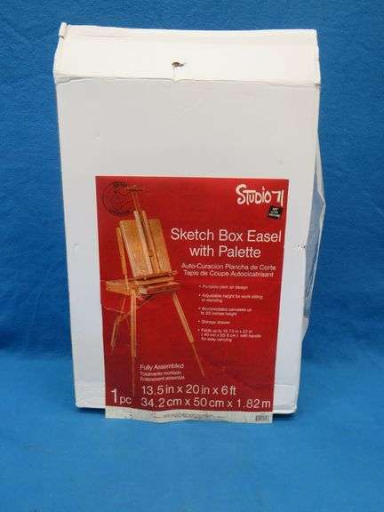 Studio 71 sketch box easel with palette.  New in the box.