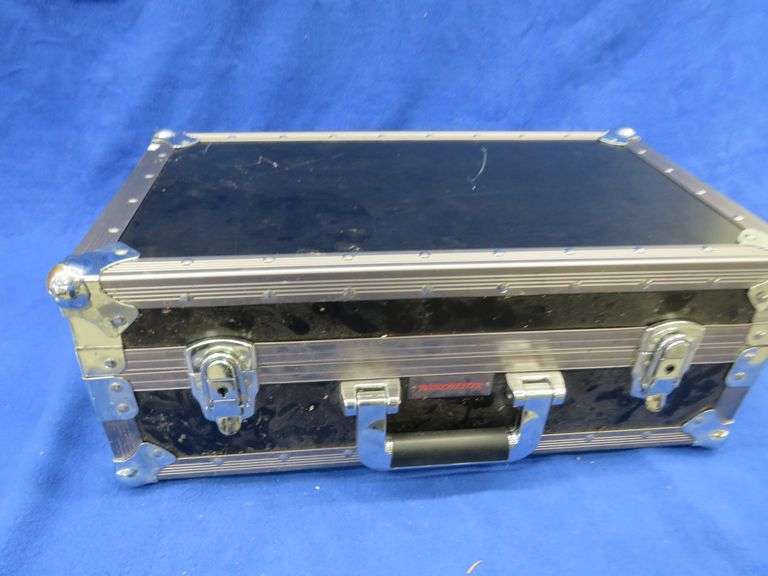 Winchester WT-831 20-60x80 Spotting Scope with hard case, soft travel case, and tripod