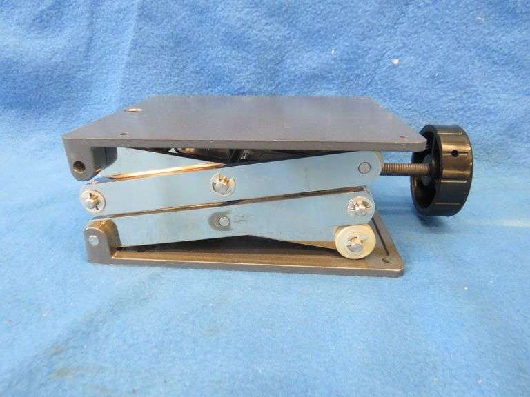 Thomas "Big Jack" precision table-top jack stand