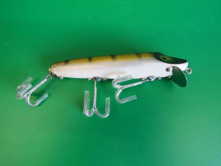 Vintage Heddon "wood 4 5/8" Basser in excellent condition in a box marked 7500 M Vamp
