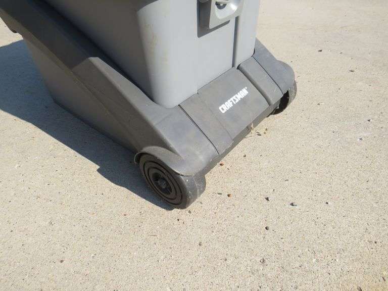 Craftsman rolling toolbox with removable trays.  21" x 17" x 13"