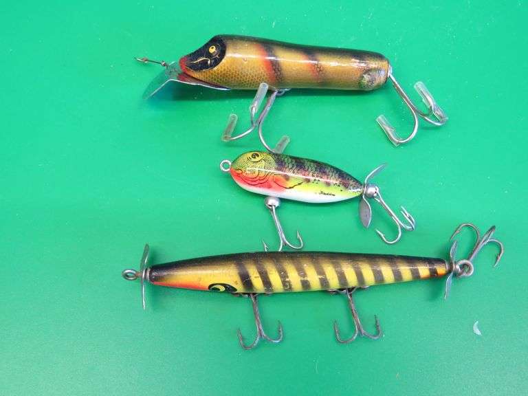 Vintage South Bend wooden 3 1/8" Baby Pike-Oreno  with tack eyes, Smithwick Devils Horse, and a Hedd
