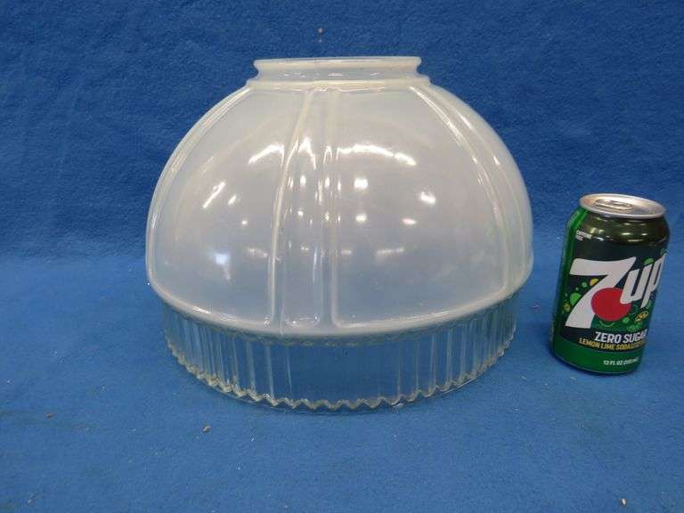 Glass shade in very good condition