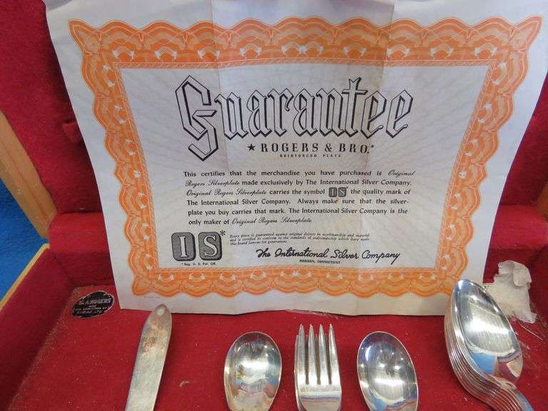 Rogers & Co silverplate flatware. Misc. pieces