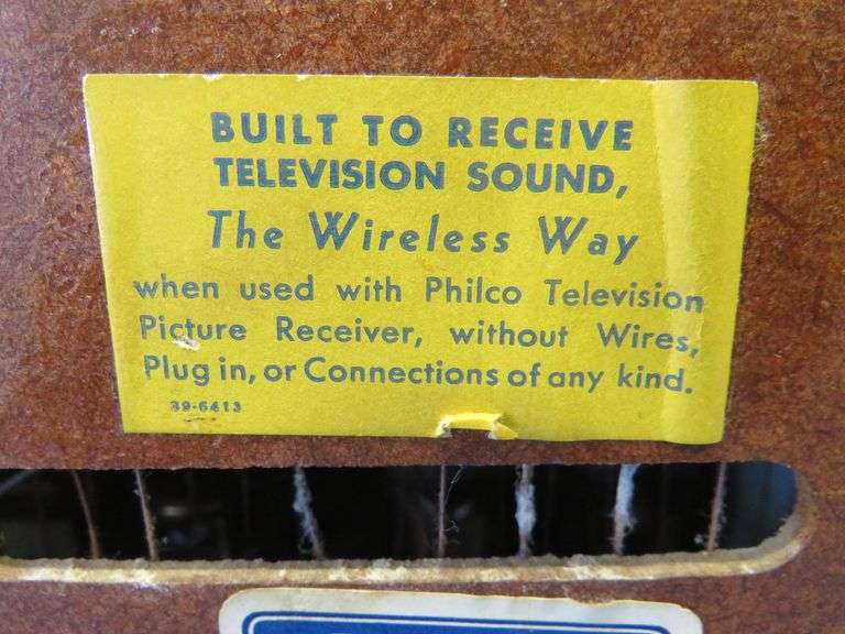 Philco 40-155 table-top tube radio.  Untested.