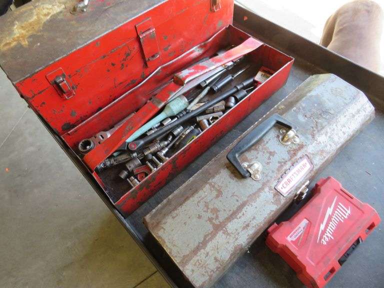 Large lot of mechanics tools including ratcheting gear wrenches from MATCO, Craftsman sockets and ra