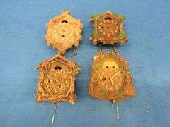 Three Keebler and one unknown clocks for parts or repair