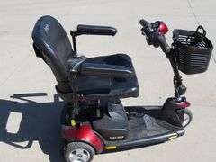 "GoGo" Elite Traveler Pride scouter. Complete and in excellent condition with two brand new batterie