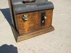 Antique International Time Recording Company time clock in oak case, missing keys, but otherwise app
