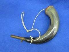 Decorative powder horn