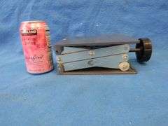 Thomas "Big Jack" precision table-top jack stand