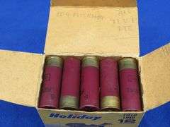 25 Federal 6 & 8-shot 12-gauge rounds in a vintage Holiday box with art design by Les Kouba
