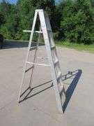 6' tall folding aluminum ladder