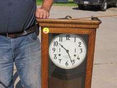 Antique International Time Recording Company time clock in oak case, missing keys, but otherwise app