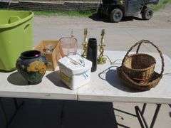 Box lot including a Peacocks Products vase from McCourt Studios in Minneapolis, tote and more