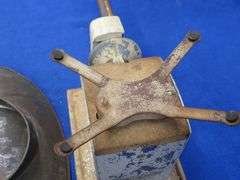 Vintage 2-pound scale