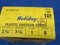 25 Federal 12-gauge 8-shot rounds in a vintage Holiday box with art design by Les Kouba