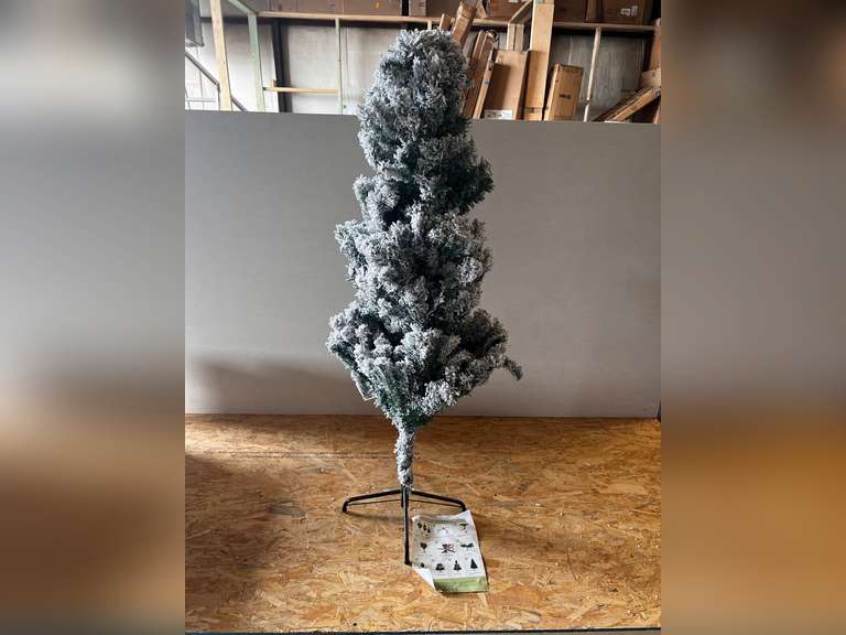 4ft Snow Flocked Christmas Tree
