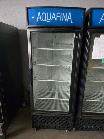 (Runs and Cools, Data Log Provided) True 1 Glass Door Cooler Merchandiser on Casters with Bottom ...