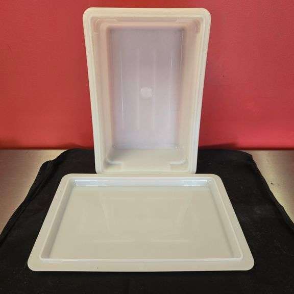 Cambro 3 Gallon Polycarbonate Storage Bin - Model # 12186P - 12" x 18" x 6" - NSF Approved
