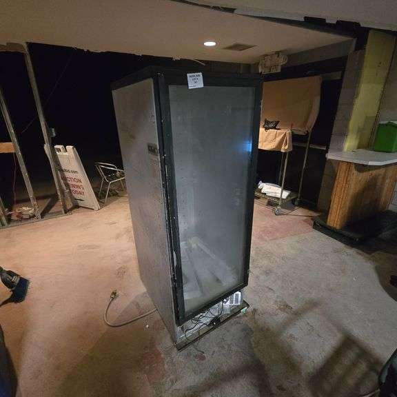 Metro Holding Cabinet on Casters - Model # C175-PM2X675 - 120 Volts; 1 Phase; 11 Amps; 1350 Watts...
