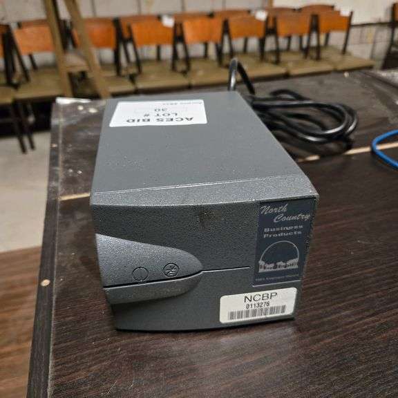 North Country 4 Plug Power Var - Takes in 120 Volts at 2.1 Amps and Outputs 120 Volts at 2 Amps -...
