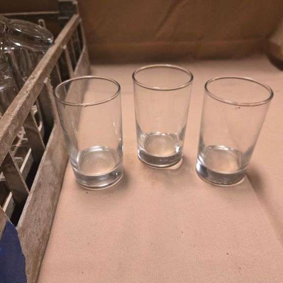 (23) 6oz Water Glasses, (1) Pegged Dishwasher Rack