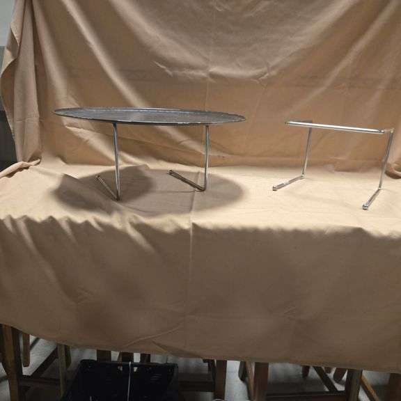 (2) Aluminum Pizza Pan Stands - 8.5" x 9" x 7" - (Pan Not Included)