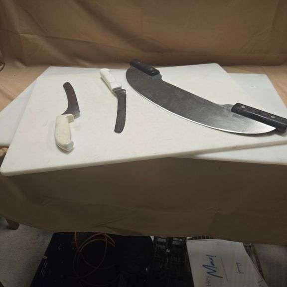 (2) Cutting Boards, (2) Knives, (1) 20" Pizza Rocker Knife