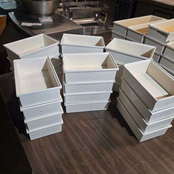 (24) Bon Chef Cast Aluminum Salad Bar Pan with Ceramic Coating - 6.5" x 10" x 3"