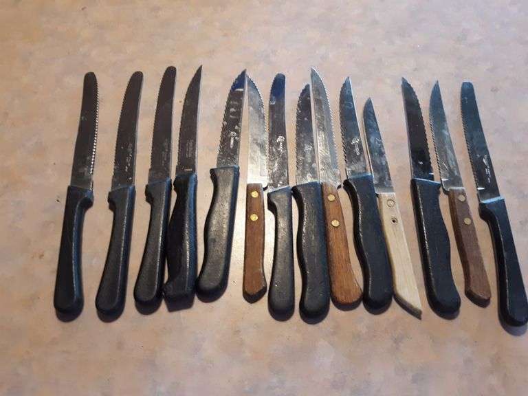(26) Assorted 4" Steak Knives