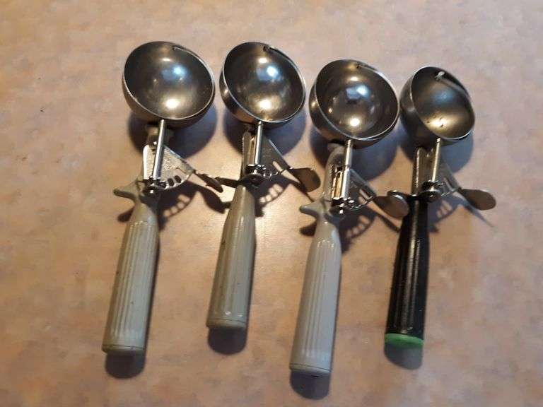 (4) Assorted Lever Dishers