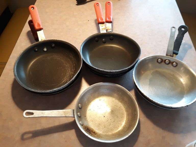 (6) 8-1/2" Aluminum Frying Pans, (1) 7" Aluminum Frying Pan