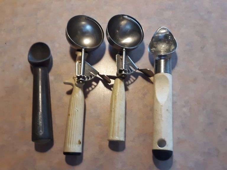 (2) Lever Dishers, (2) Dishers