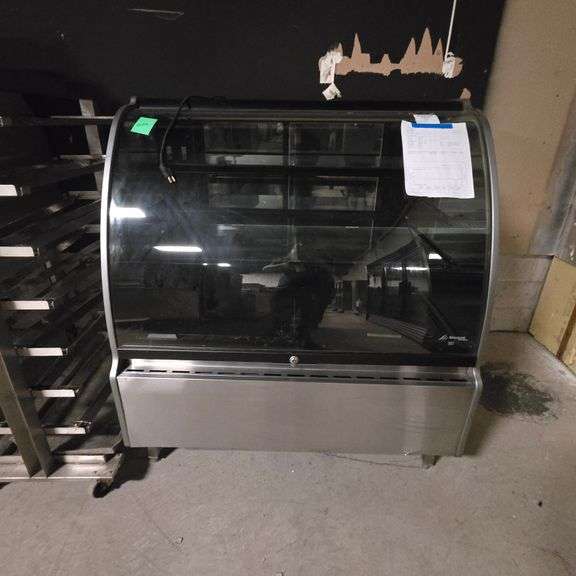 (Runs and Cools) Structural Concepts Refrigerated Display Case with Curved Front and Slide Doors ...