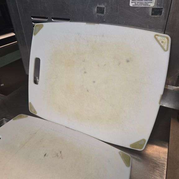 (2) 16-1/2" x 21" Cutting Boards with Non Slip Corners and Handle