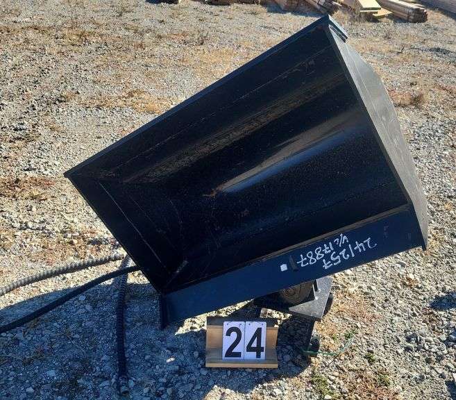 34-in hydraulic tilting excavator bucket to fit 5 ton machine