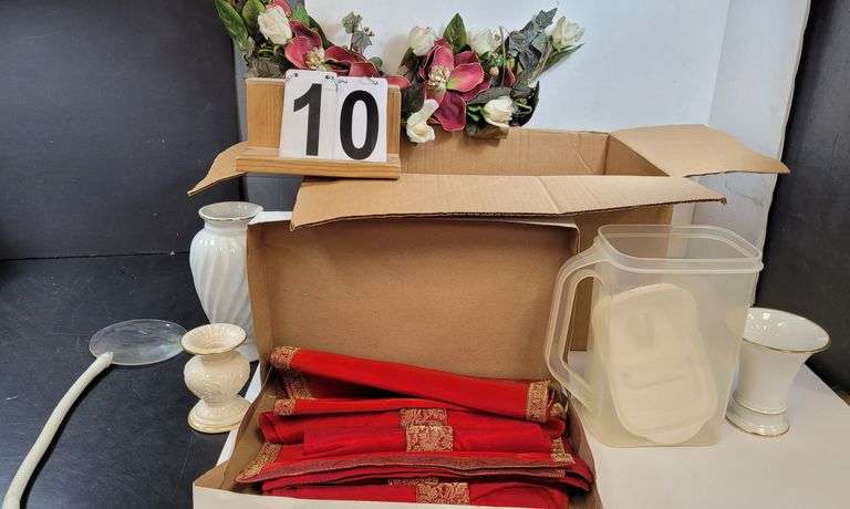 Box W/ Swag - Dinner Napkins - Vase - Tea Pitcher