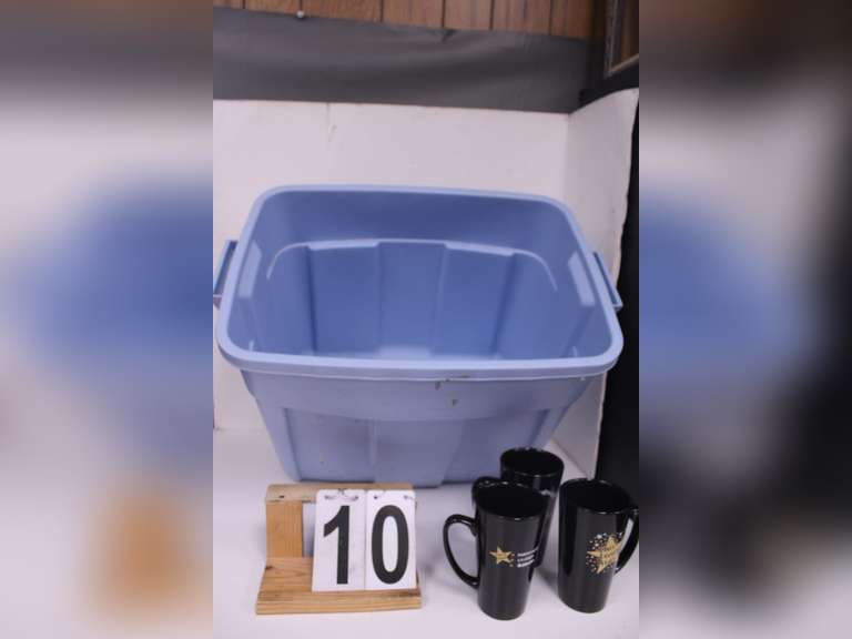 Blue Tote W/ 3 Blue Famous Barr Cups