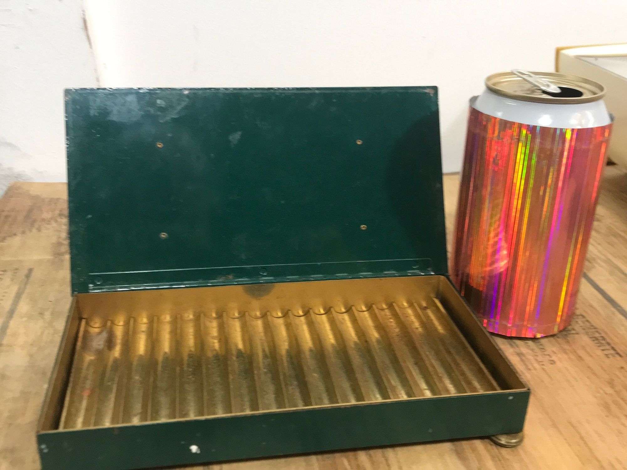 cigarette grape flavour Not a smoker, but these flavored cigarettes fascinate me; click purple to  release grape flavor, blue for 
