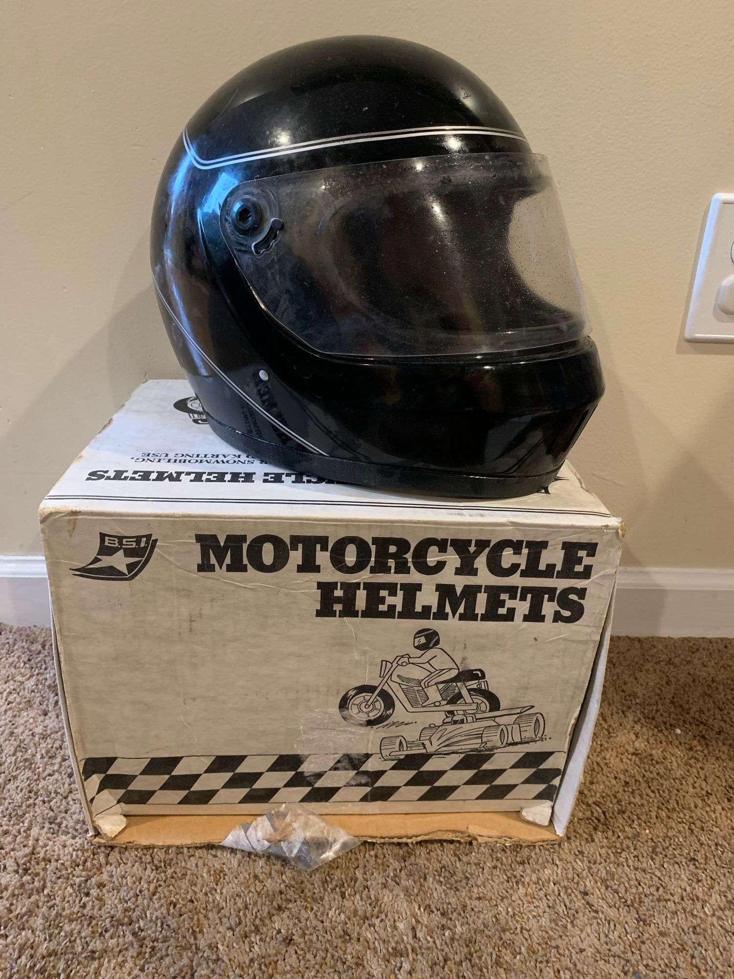 bsi motorcycle helmet BSI Motorcycle helmet Black - full face . L/XL - Lil Dusty Online Auctions