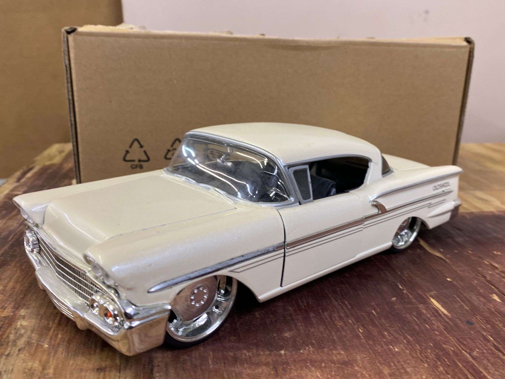 1958 Chevrolet ミニカー シルバーJADA1/24