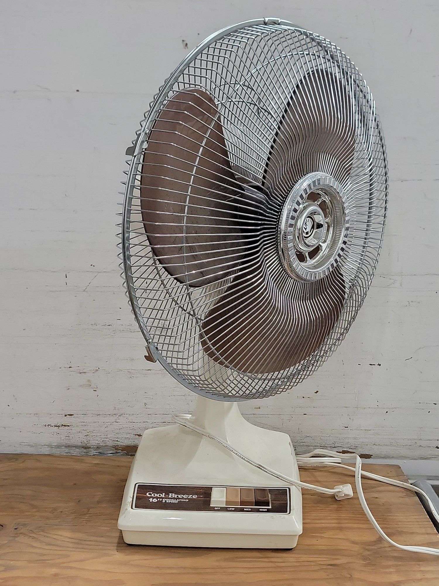 Vintage Cool-Breeze 16