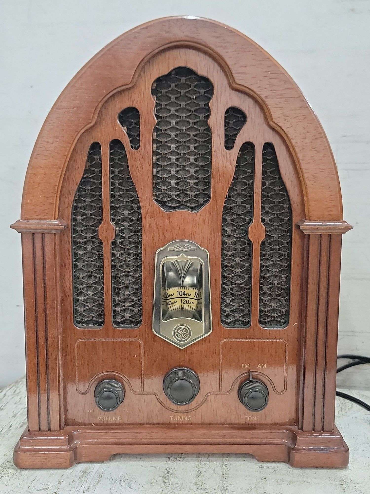 Vintage 7-4100JA General Electric Wood Cathedral 1932 Replica AM